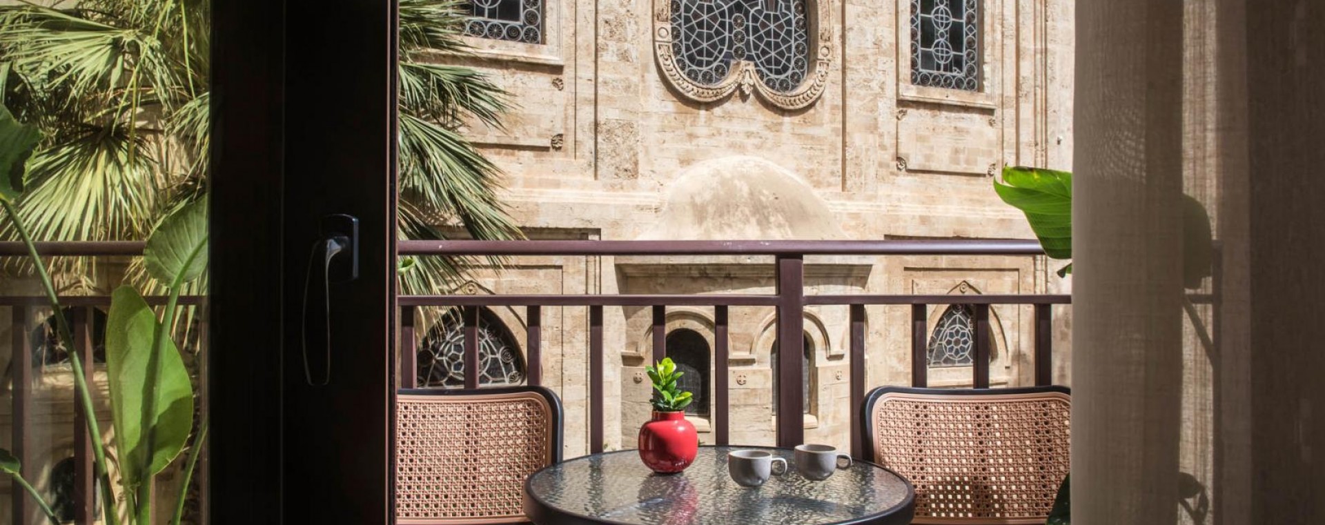 Centro Vero Suites <br><span> Η απόλυτη αρμονία της πολυτέλειας σας καλωσορίζει</span>