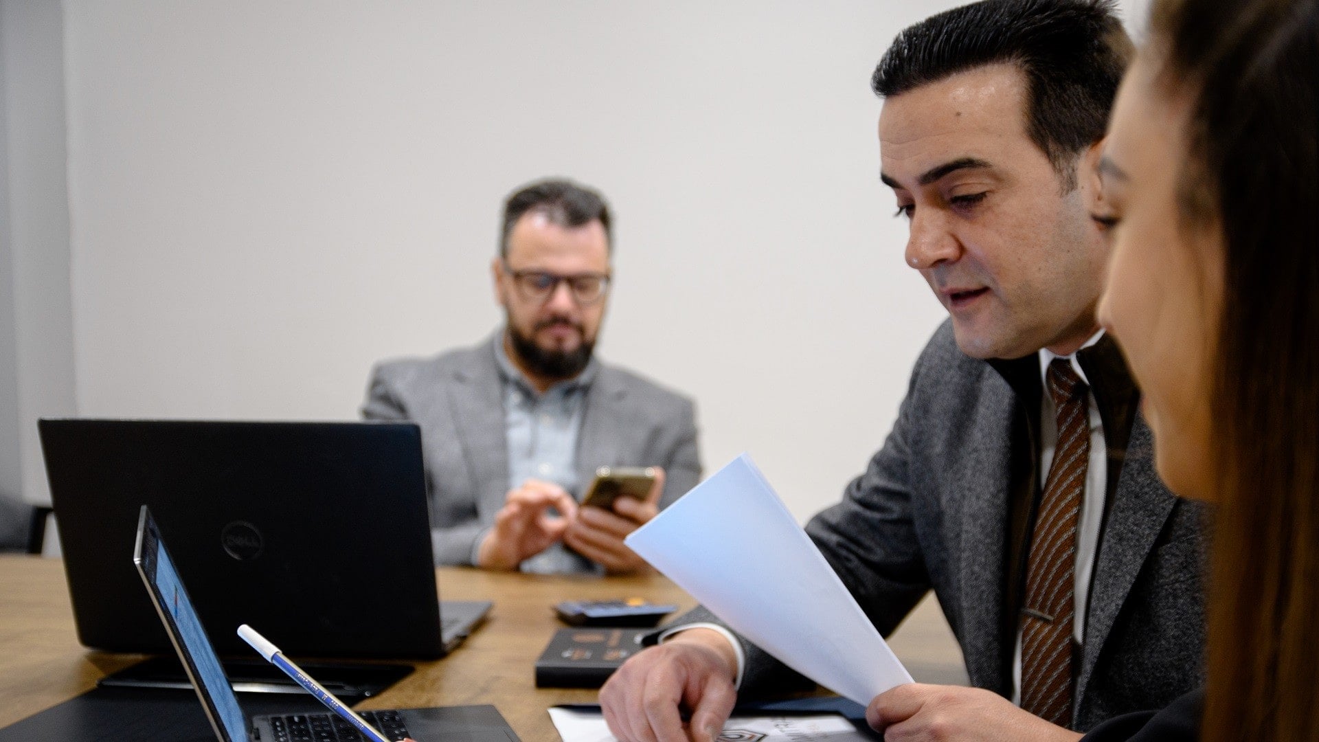 Δημιουργώντας εμπιστοσύνη μέσω των κριτικών